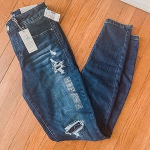 Maurices jeans